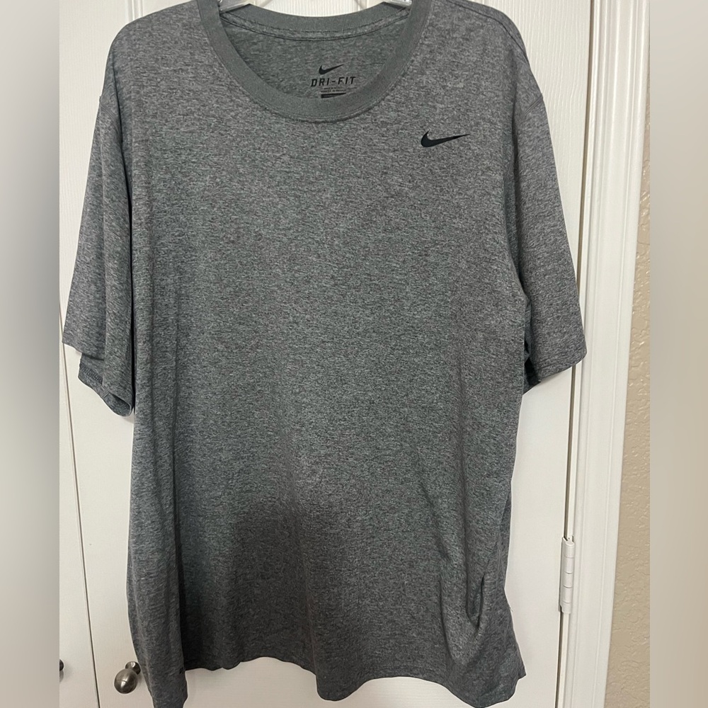 Nike Men's Heather Gray Dri-FIT Tee